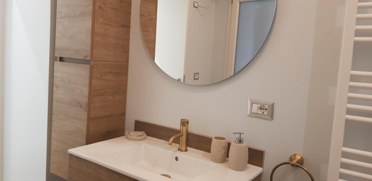 Casa Rosamari - Su Lago Di Posta Fibreno, Appartamento Con Camino Exteriör bild