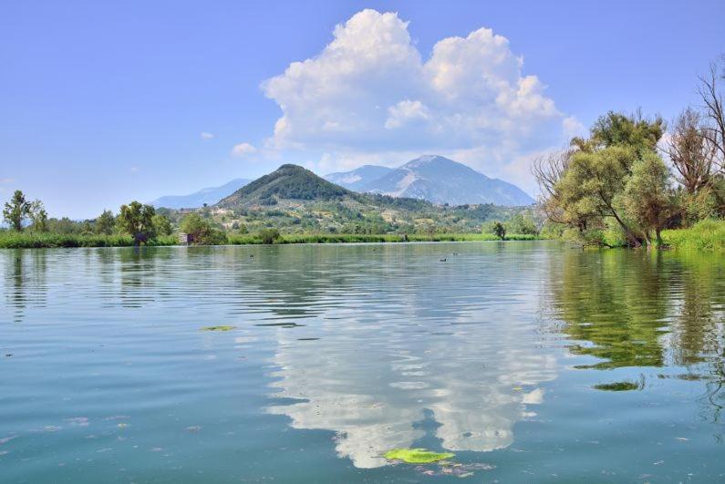 Casa Rosamari - Su Lago Di Posta Fibreno, Appartamento Con Camino Exteriör bild