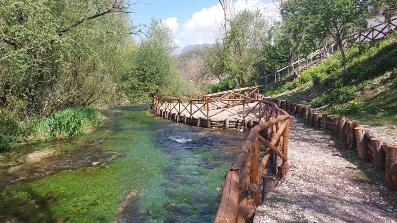 Casa Rosamari - Su Lago Di Posta Fibreno, Appartamento Con Camino Exteriör bild