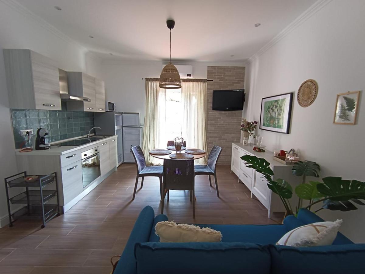 Casa Rosamari - Su Lago Di Posta Fibreno, Appartamento Con Camino Exteriör bild