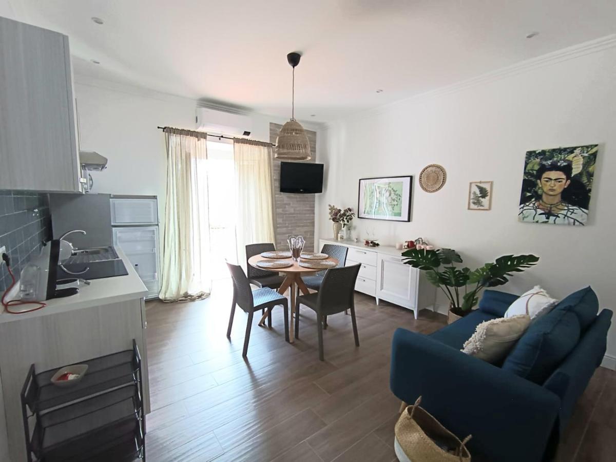Casa Rosamari - Su Lago Di Posta Fibreno, Appartamento Con Camino Exteriör bild
